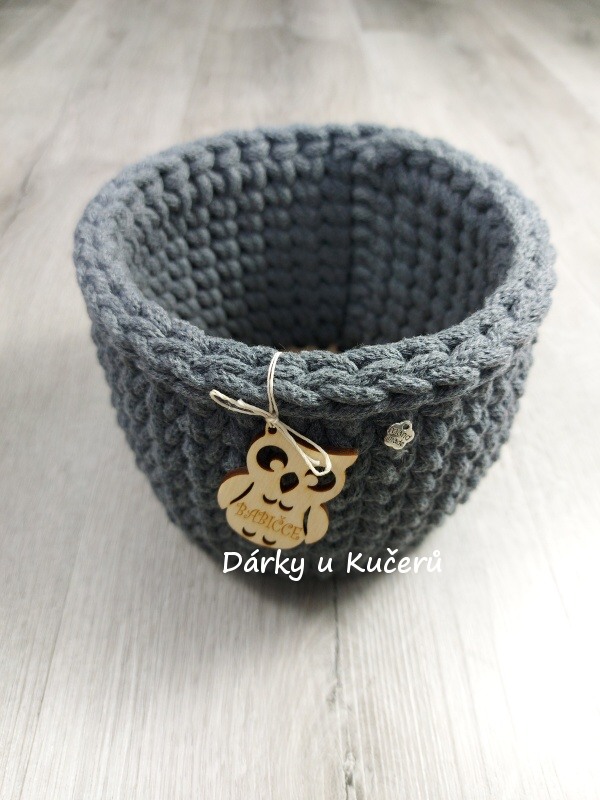 Háčkovaný košík BABIČCE