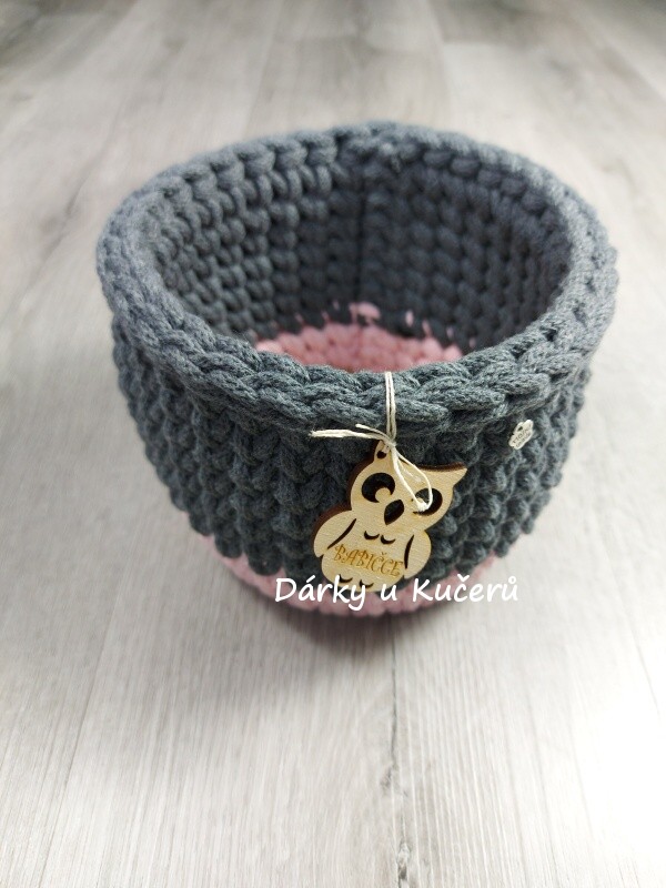 Háčkovaný košík BABIČCE