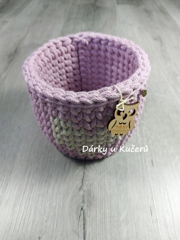 Háčkovaný košík PANÍ VYCHOVATELCE