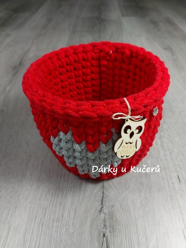 Háčkovaný košík PANÍ UČITELCE