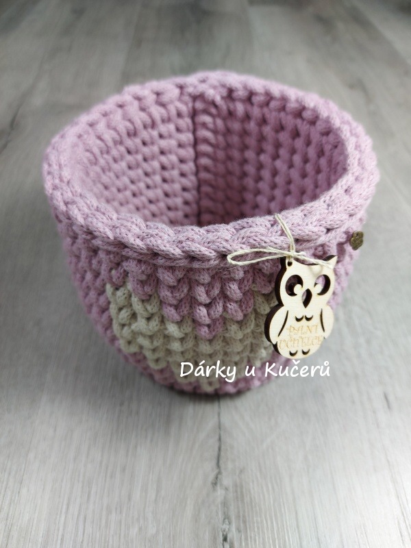 Háčkovaný košík PANÍ UČITELCE