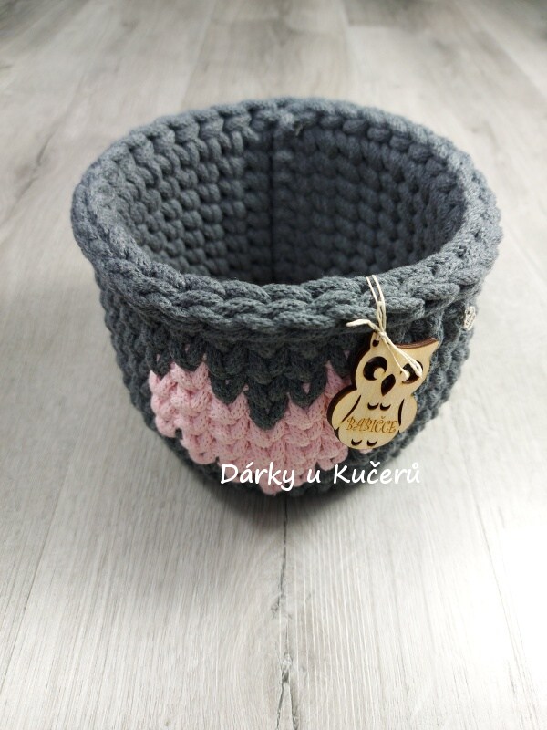 Háčkovaný košík BABIČCE