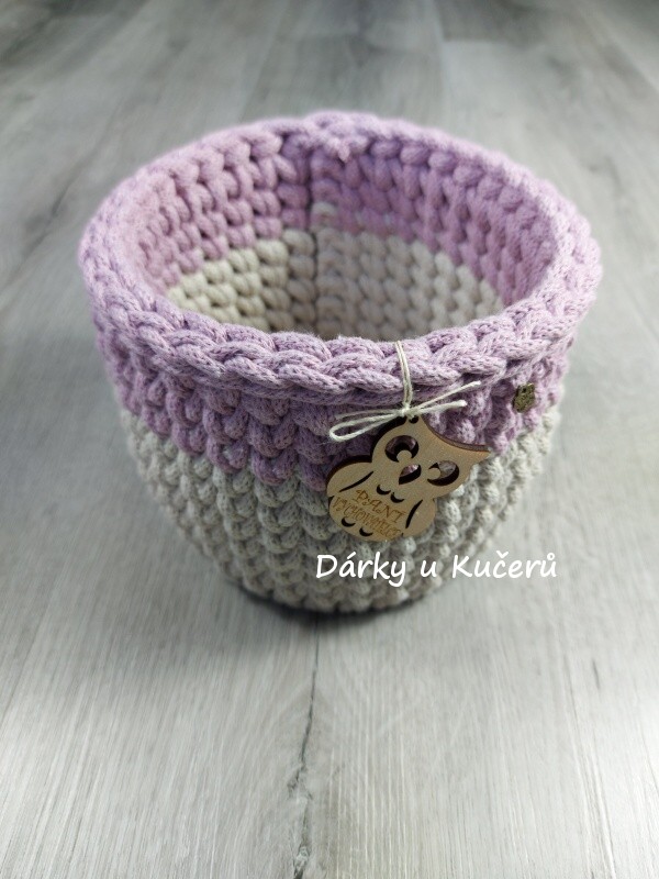 Háčkovaný košík PANÍ VYCHOVATELCE