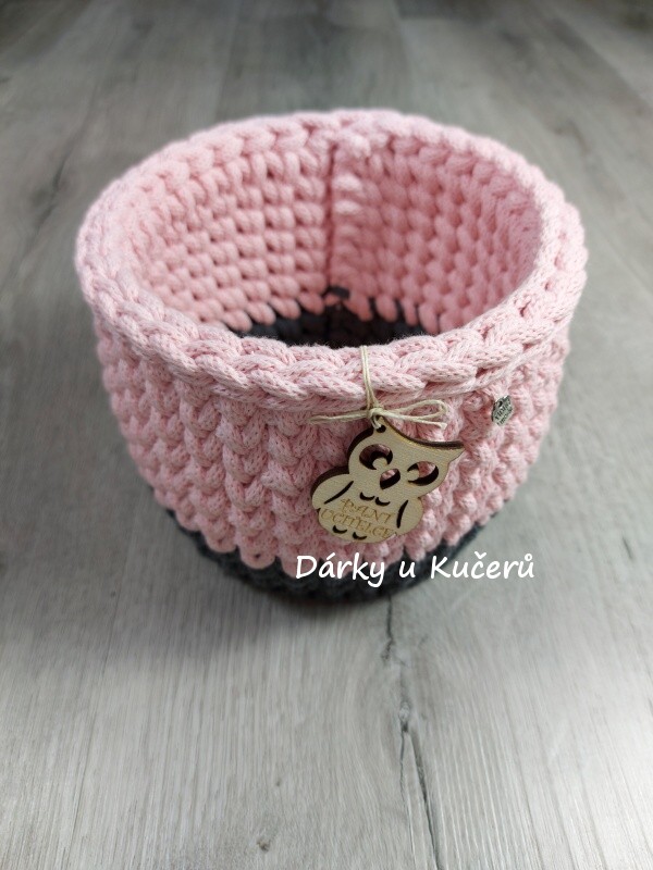 Háčkovaný košík PANÍ UČITELCE