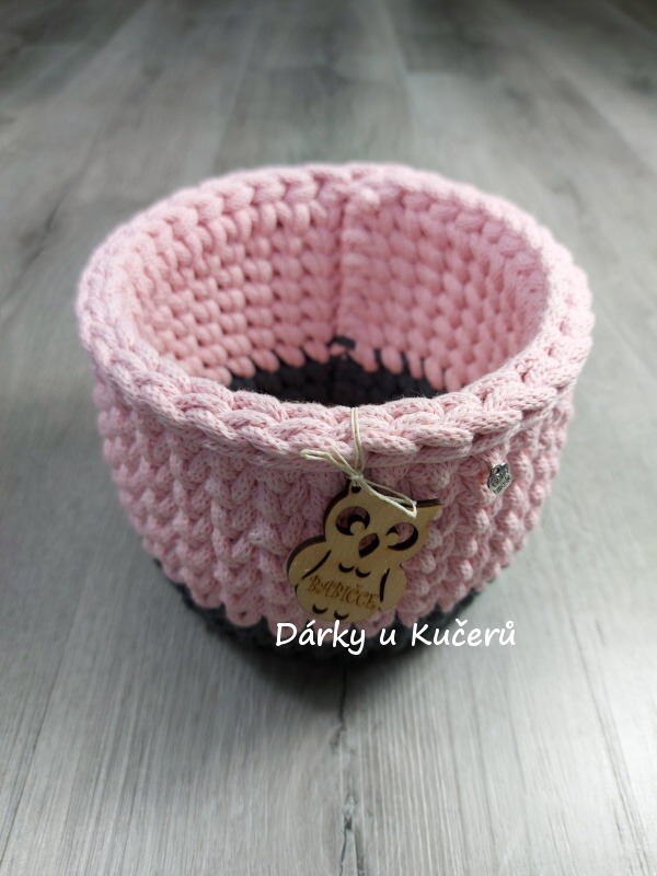 Háčkovaný košík BABIČCE