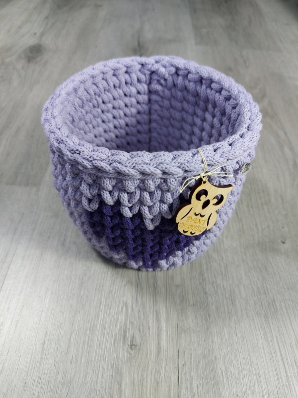 Háčkovaný košík PANÍ VYCHOVATELCE