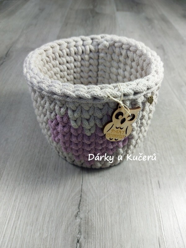 Háčkovaný košík PANÍ VYCHOVATELCE