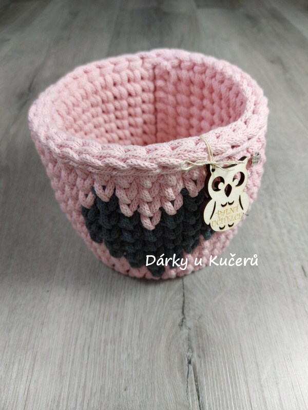 Háčkovaný košík PANÍ UČITELCE