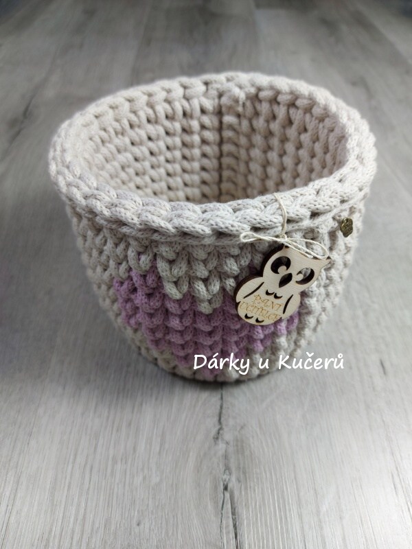 Háčkovaný košík PANÍ UČITELCE