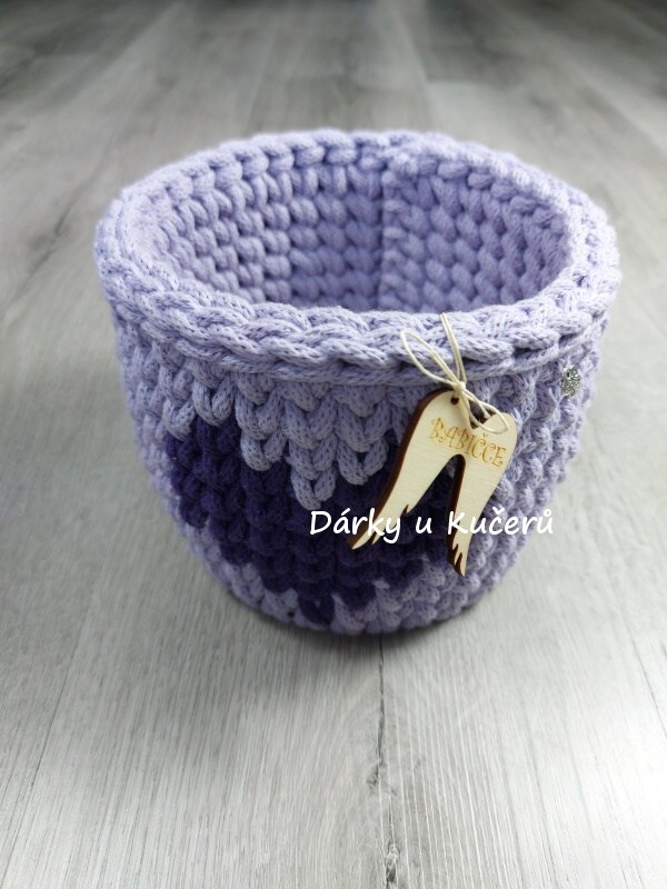 Háčkovaný košík BABIČCE