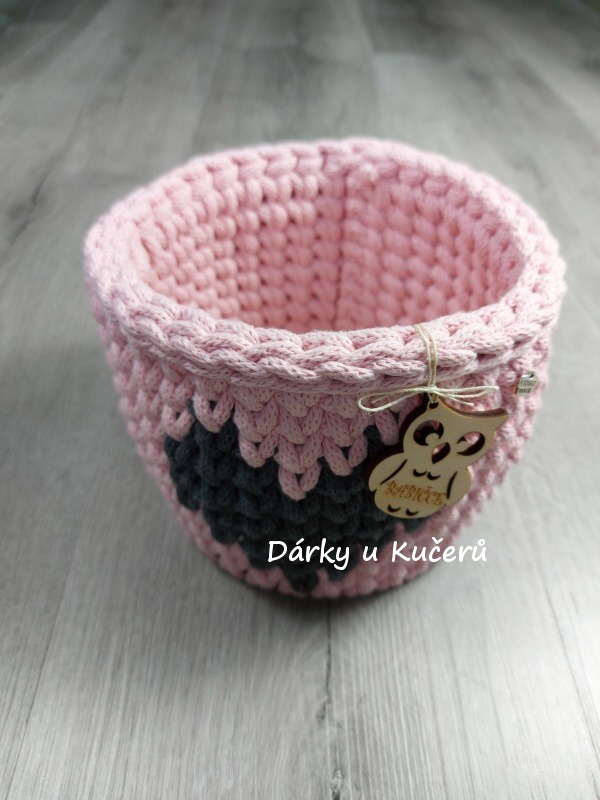 Háčkovaný košík BABIČCE