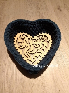 Háčkovaný košík srdce
